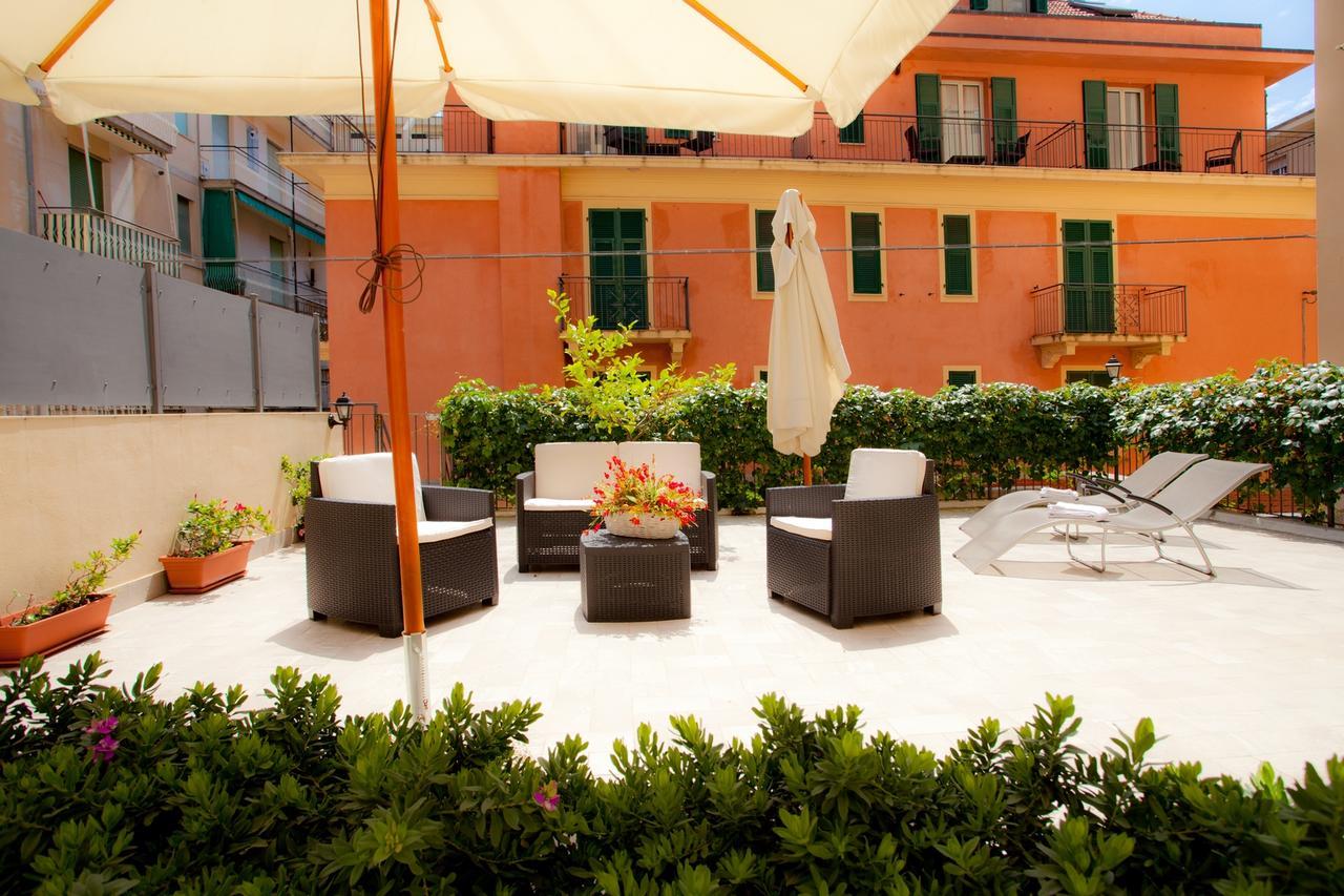 Hotel Lydia Alassio Luaran gambar